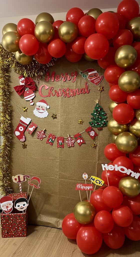 Christmas Wall Decorations Ideas Simple 12